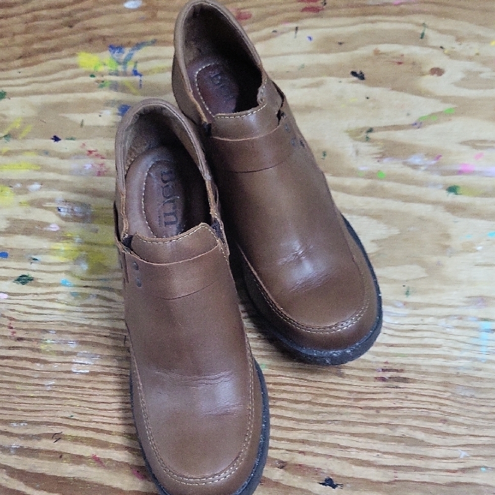 Born Brown Ankle Boots with Leather Finish 9.5 Gently Worn